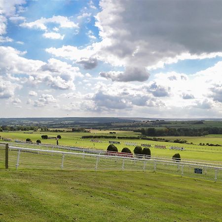 The Racecourse Lodge Hexham Bagian luar foto
